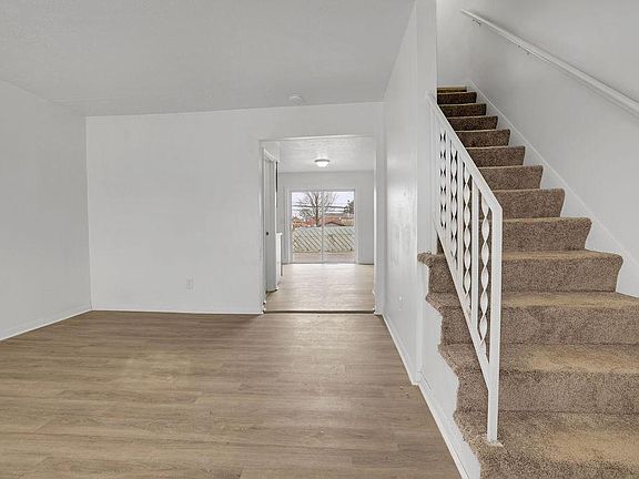 3rd image of 4044 Carlton Ave APT B