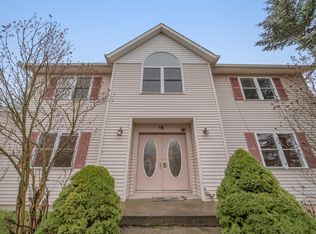 15 Lori Ct, Spring Valley, NY 10977