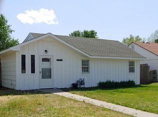 1103 E 16th Ave, Hutchinson, KS 67501
