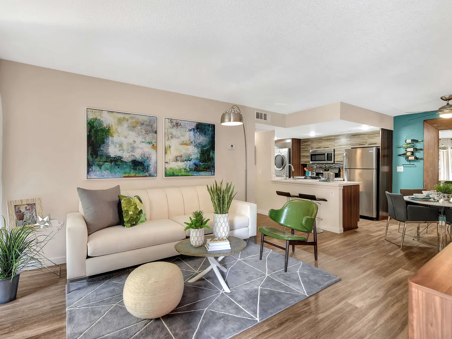 The Lexington Apartment Homes — Photo 4