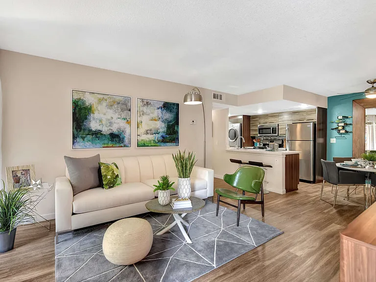 The Lexington Apartment Homes — Photo 4