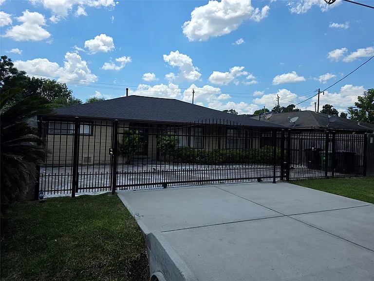 4105 Rutland St — Photo 1