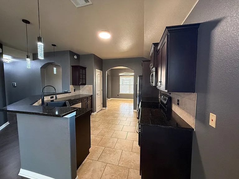 405 W Vega Ln — Photo 6