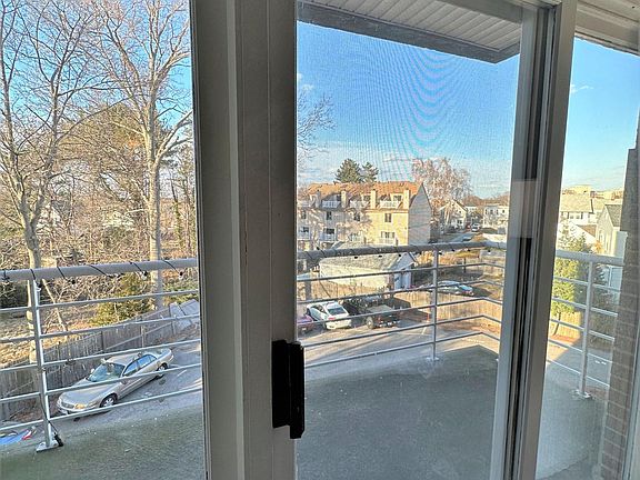 3rd image of 410 Washington St #33F