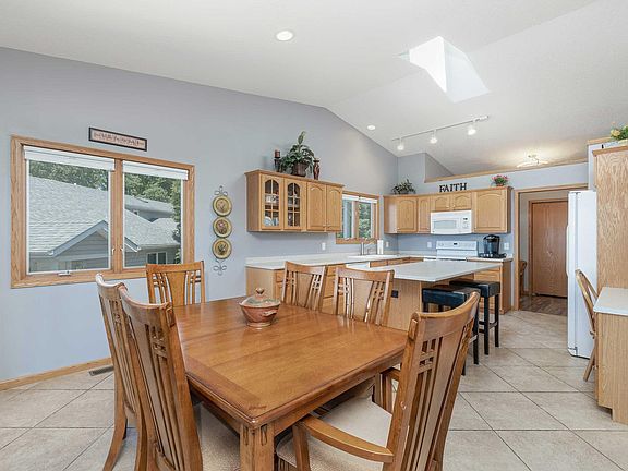 3rd image of 16 Lighthouse Ln