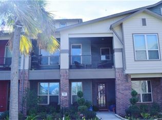 721 Via Lago, Webster, TX 77598