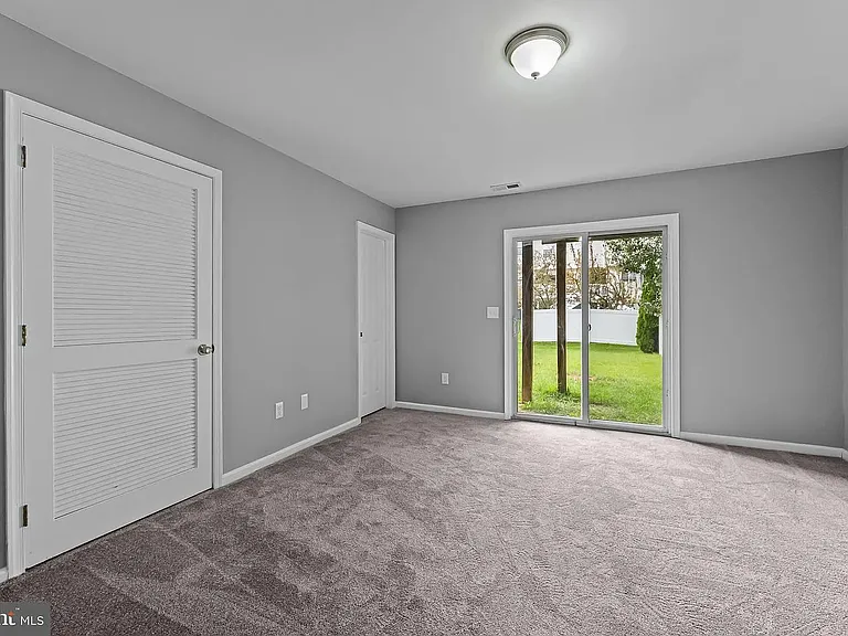 4 S Sherman Dr — Photo 9