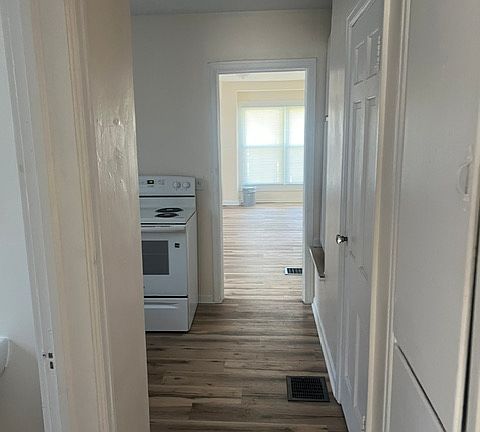5th image of 4724 Caroline St