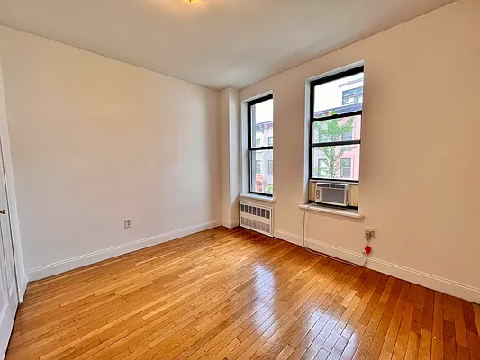 Rented by City Connections Realty | media 15