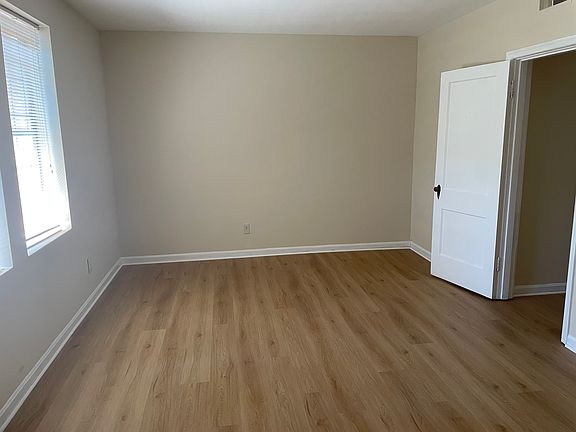 5th image of 1918 N Rhodes St #60