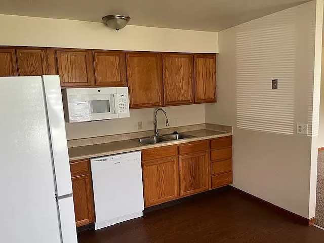 914 Findlay St — Photo 2