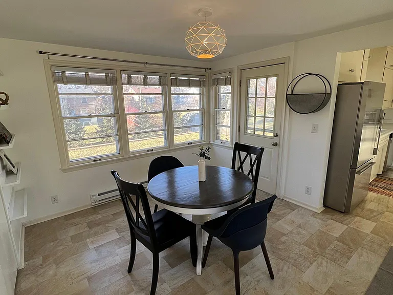 424 Tyler Ave S — Photo 3
