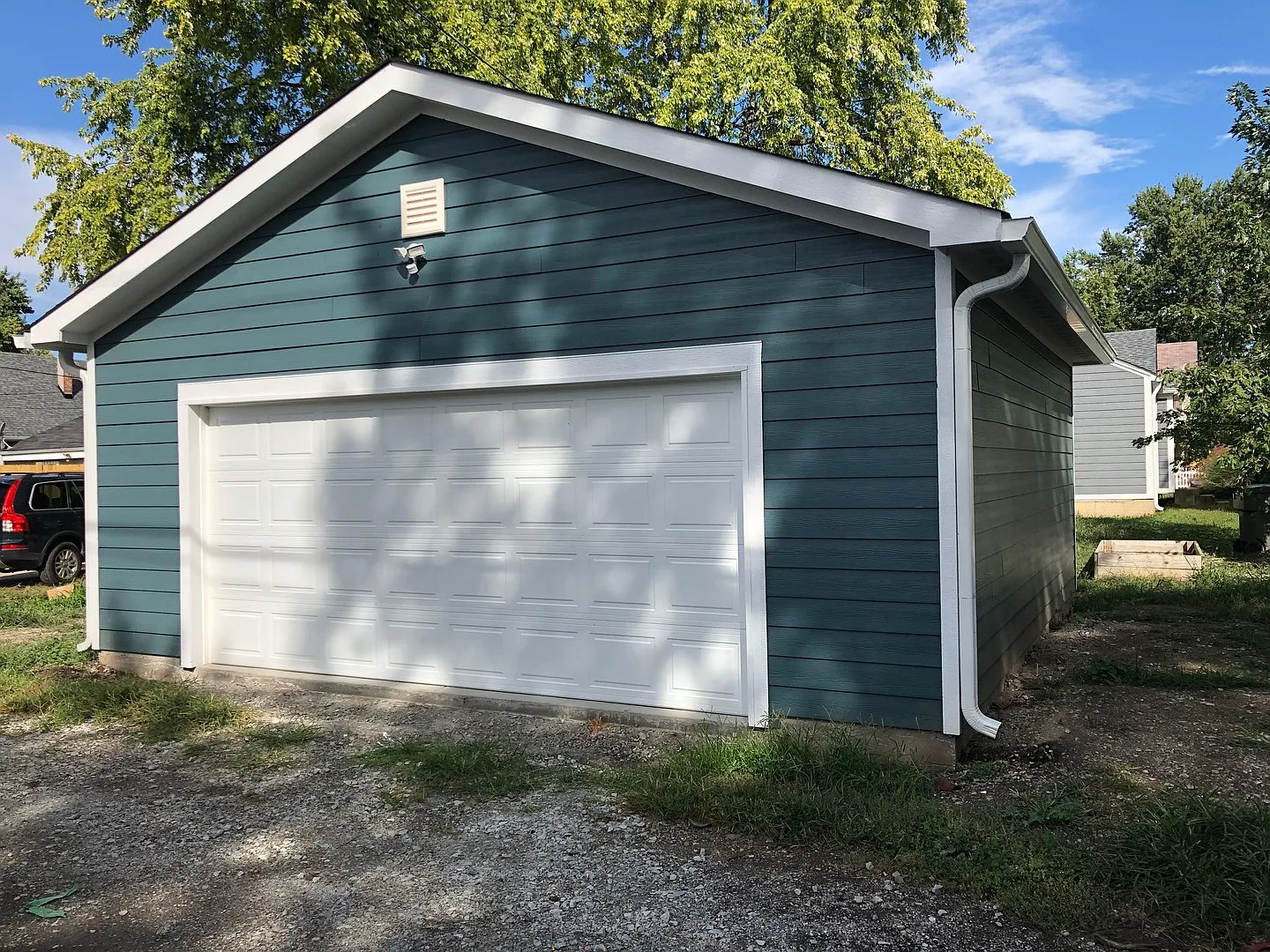 Bates-Hendricks 3 Bedroom 2 Bath Bungalow — Photo 3
