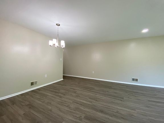 4th image of 23 Cypress Ct
