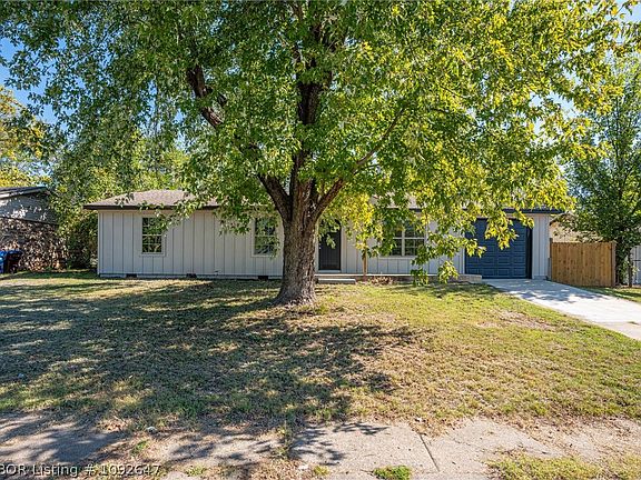 2nd image of 7901 Thayer Dr