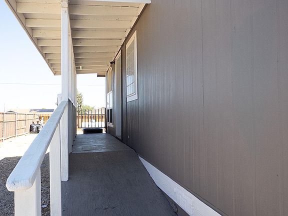 4th image of 8925 Oleander Ave