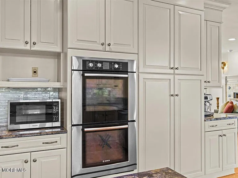 1043 Barnegat Ln — Photo 12