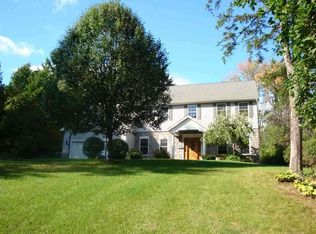2157 Appletree Ln, Niskayuna, NY 12309