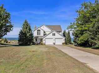 1747 S Shoreview Ct, Ludington, MI 49431