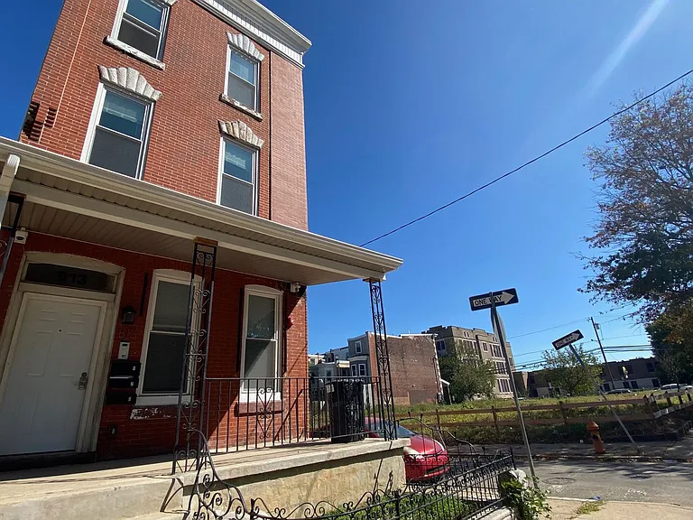 813 N 41st St — Photo 13