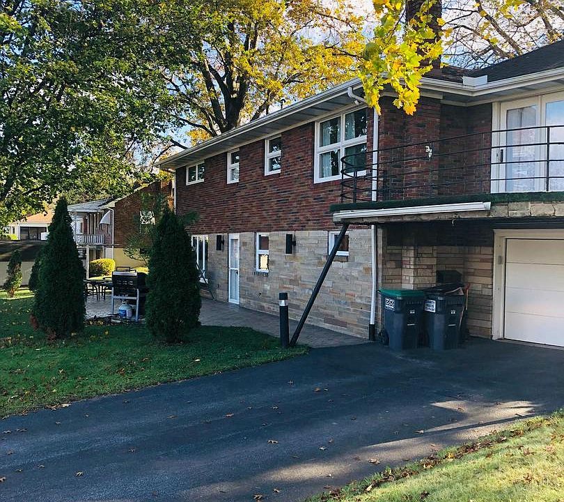 2nd image of 2 Hillcrest Ave