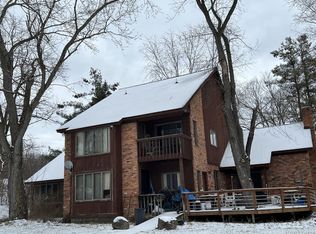 4240 Collins Rd, Rochester, MI 48306