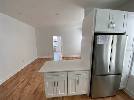 Rented by Premier Metro Realty Corp | media 15