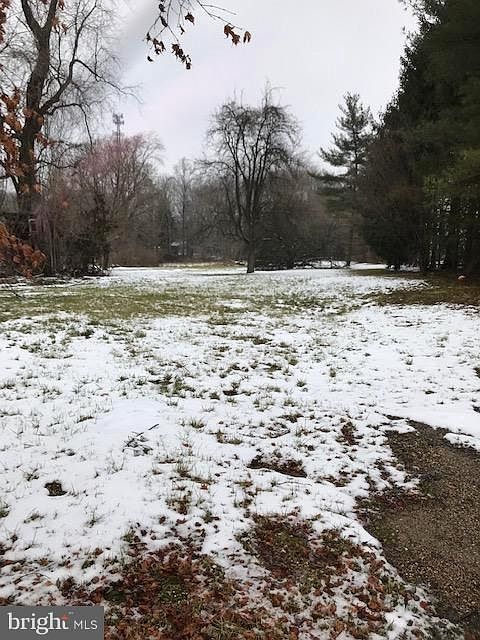 2nd image of 1215 Prospect Mill Rd