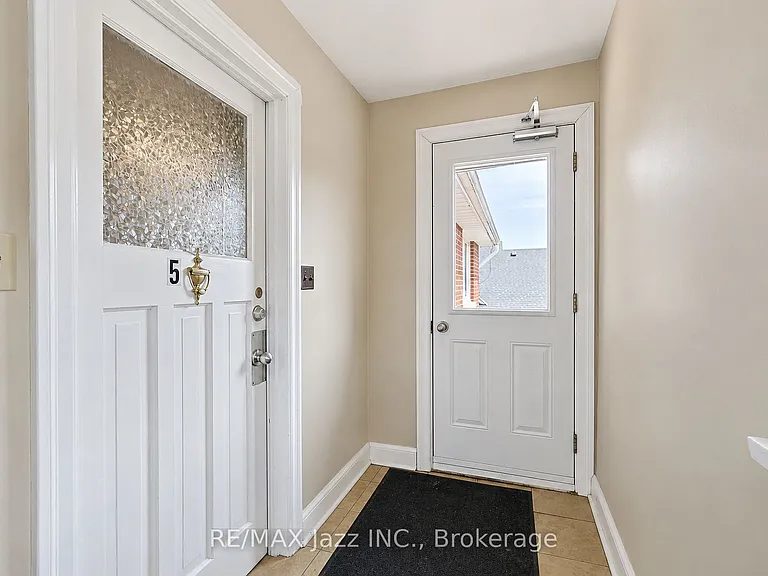 366 Mary St N #5 — Photo 29