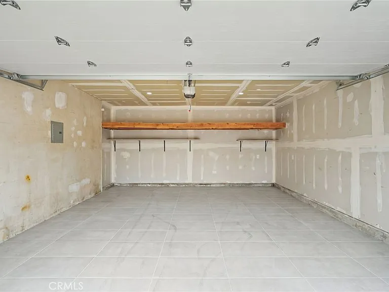 18748 Collins St — Photo 46