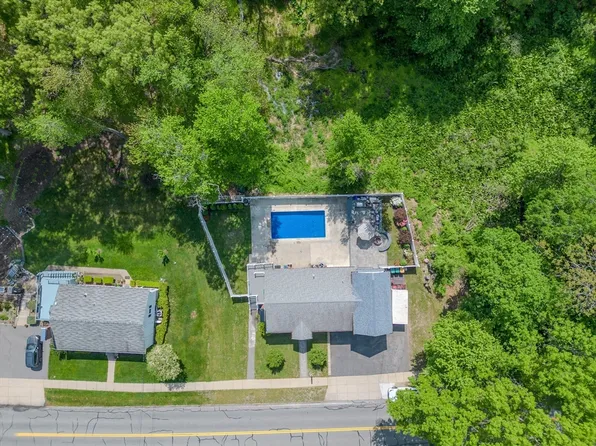 159 Mishawum Rd, Woburn, MA 01801