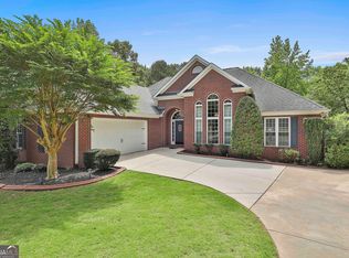 135 Rockglen Ct, Fayetteville, GA 30215