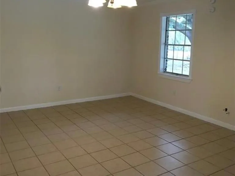 2110 Cherie Dr — Photo 8