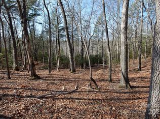 961 Deep Woods Dr, Marion, NC 28752