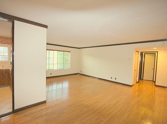 4th image of 645 Westmount Dr APT 311