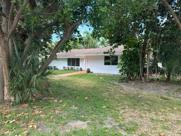 1 Indialucie Pkwy, Sewalls Pt, FL 34996