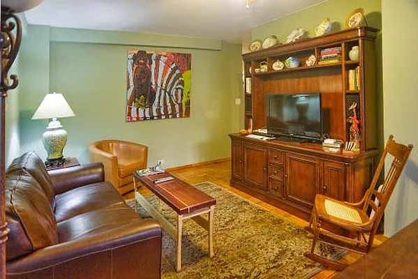 Sold by Fillmore | media 8