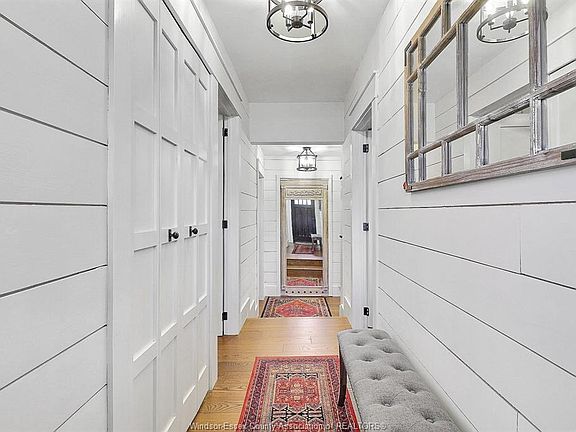 4th image of 153 Adelaide St