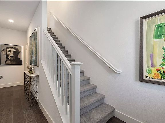 2nd image of 459 Valle Vista Ave