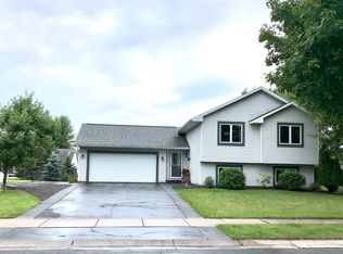 858 Leroy Ln, River Falls, WI 54022