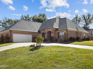 100 Coldwater Cir, Clinton, MS 39056