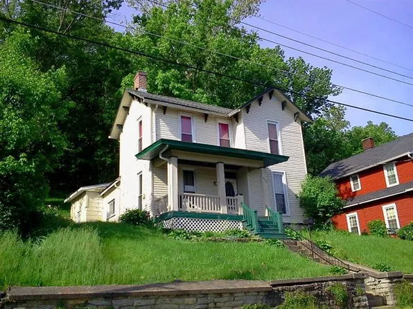 409 5th St, Aurora, IN 47001