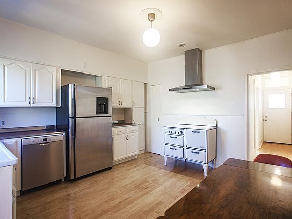 5th image of 267 Gates St
