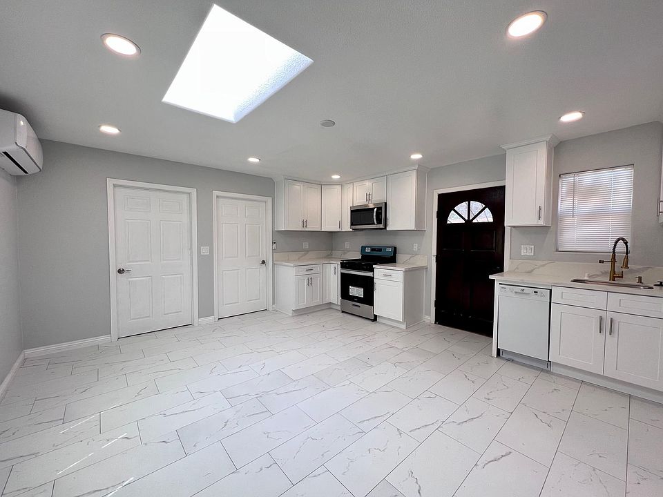 1st image of 5258 Northridge Ave