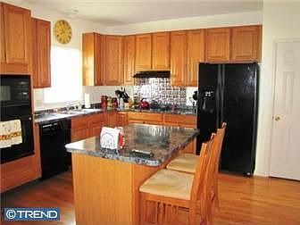 4th image of 24 Marble House Dr