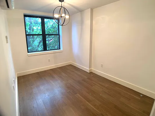 Rented by Tapiro Realty | media 5