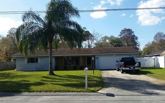 2nd image of 1012 SE Edgewater Dr