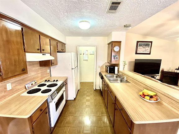 5th image of 4027 Heatherbrook Ct