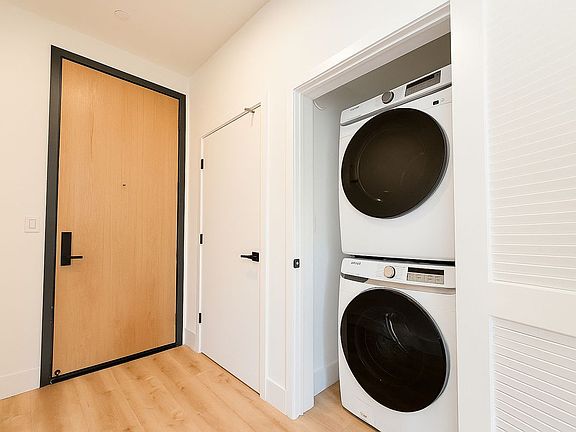 3rd image of 5813 Lexington Ave #201