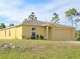 354 Western Ave, Lehigh Acres, FL